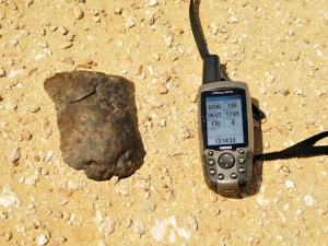 in-situ-photos-of-desert-meteorites-32-L5