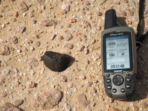 in-situ-photos-of-desert-meteorites-48-CO3