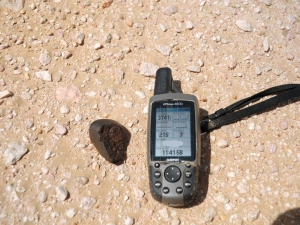 in-situ-photos-of-desert-meteorites-55