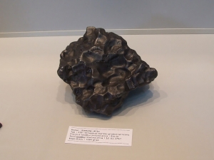 Meteorites-excibition-in-Koszalin-Museum-2010-h