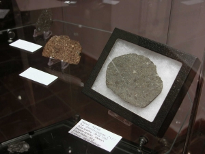 meteorite-exhibition-in-mineralogical-museum-2013