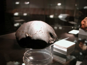meteorite-exhibition-in-mineralogical-museum-2019