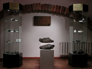 meteorite-exhibition-in-mineralogical-museum-2020