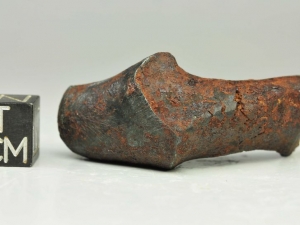 NWA-859-Taza-iron-ungr.-35g-oriented-specimen-with-bullet-shape-2