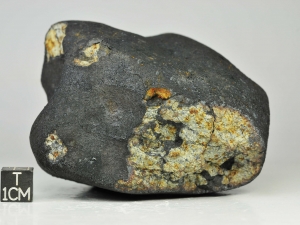 chelyabinsk-ll5-598g-individual-broken-side-showing-thick-black-shock-veins